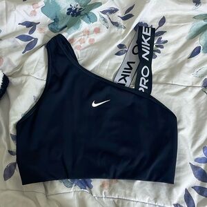 small black nike bra